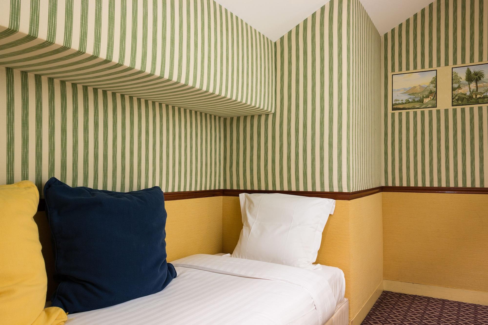 Le Relais Saint Sulpice Hotel Paris Exterior photo