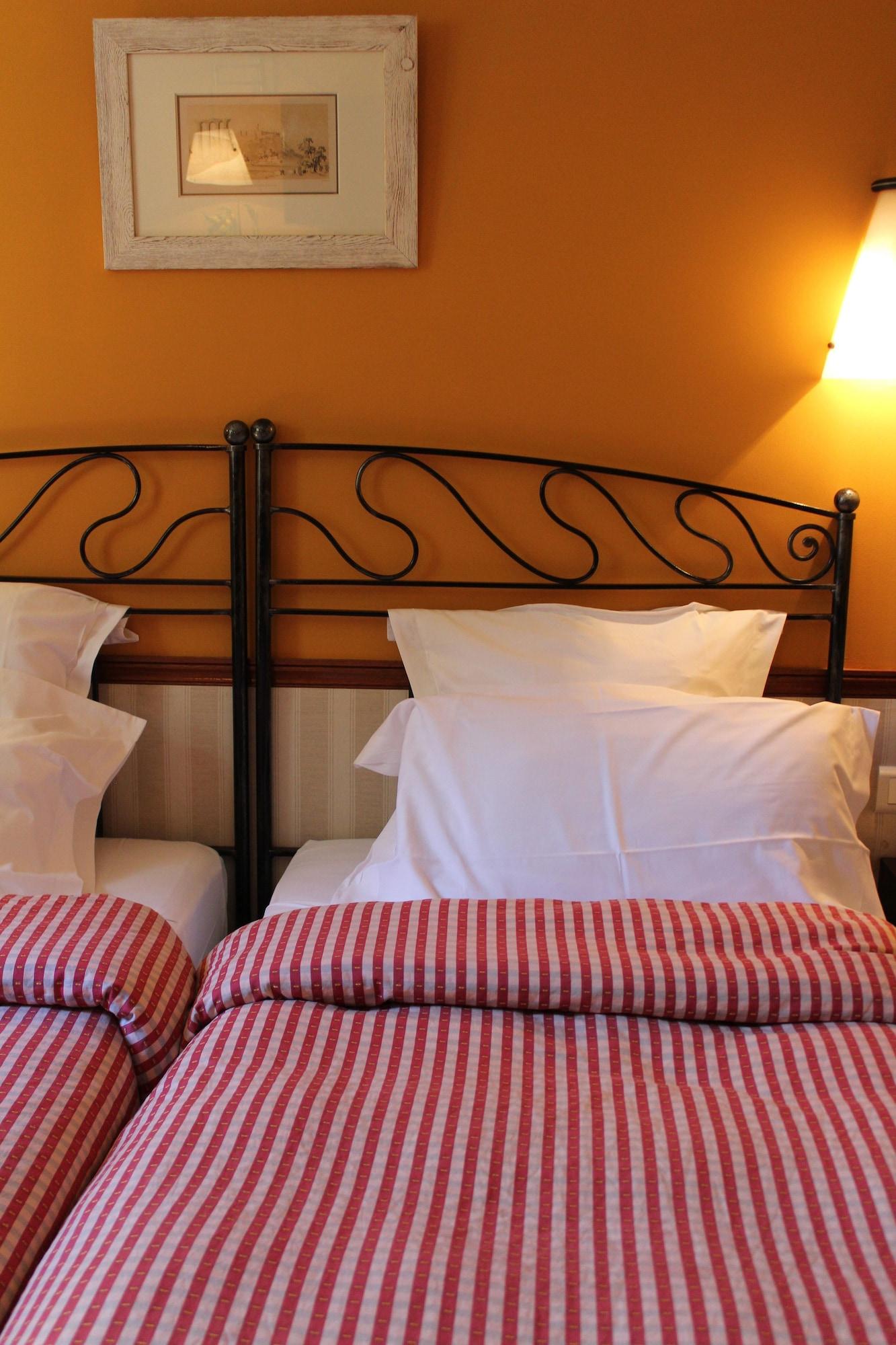 Le Relais Saint Sulpice Hotel Paris Exterior photo