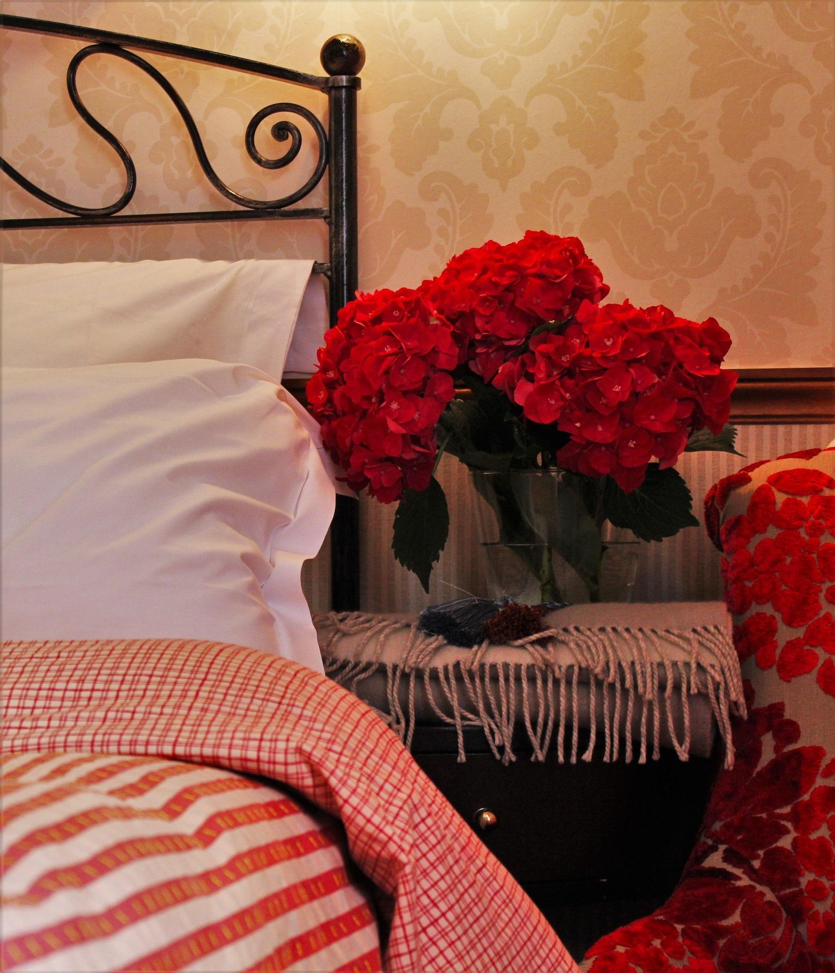 Le Relais Saint Sulpice Hotel Paris Exterior photo