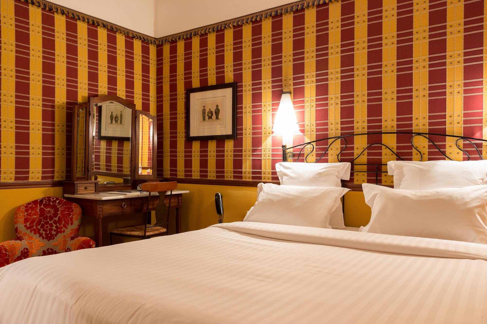 Le Relais Saint Sulpice Hotel Paris Exterior photo