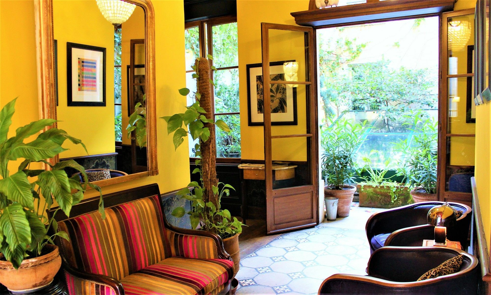 Le Relais Saint Sulpice Hotel Paris Exterior photo